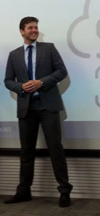 Damian Wróblewski podczas wystąpienia w Microsoft Polska w 2014 roku